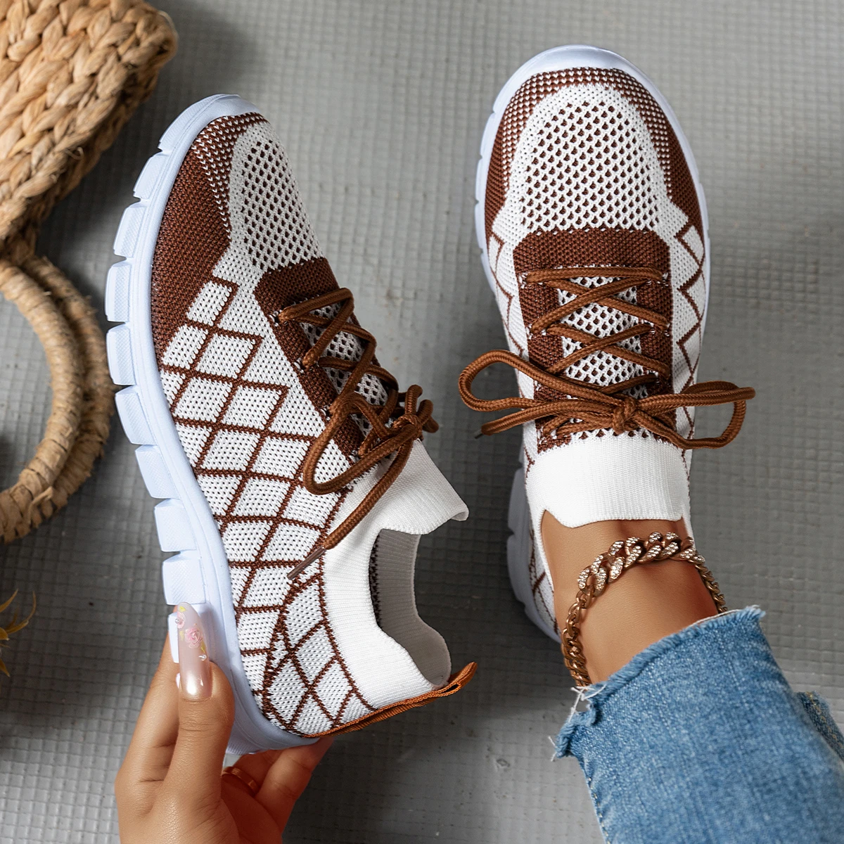Tênis femininos de malha, com  - Knit Fabric Lace Up Sneakers avaliação e preço