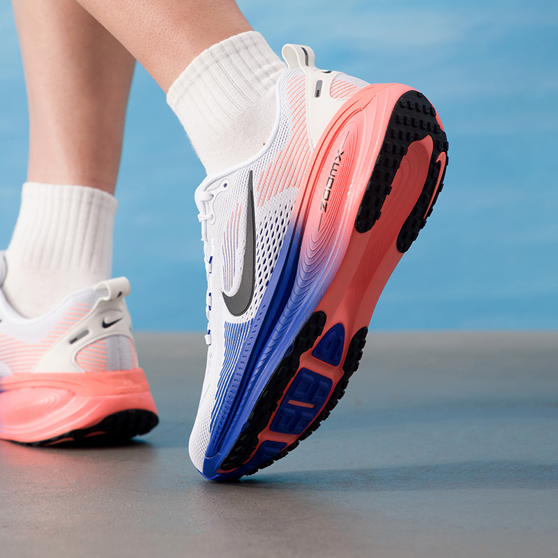 NIKE VOMERO 18 HM6803-114 Têni - Lightweight Road Running Shoes avaliação e preço